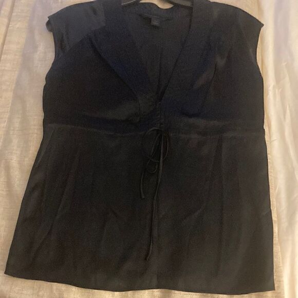 Express Design Studio Silk Blouse With Cap Sleeve & V-Neck. Size XS. - Picture 3 of 7